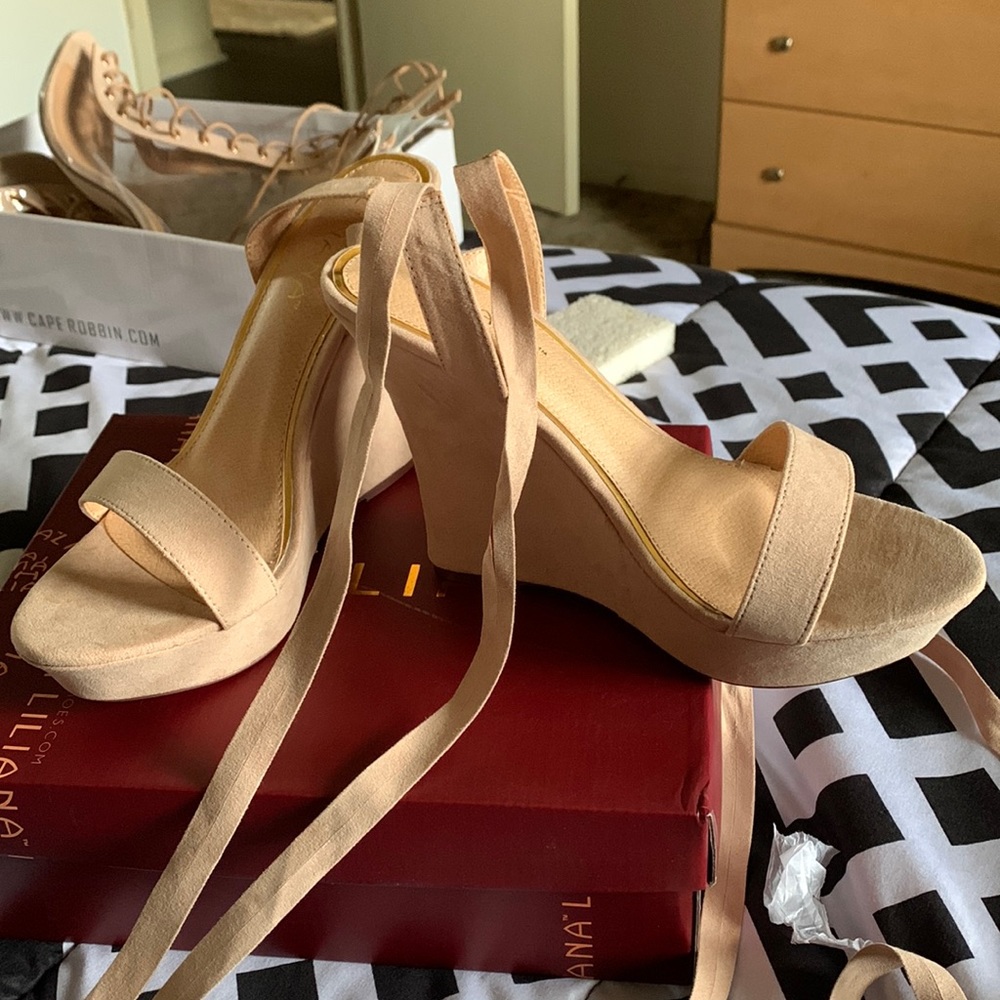 Wedge strap up heels